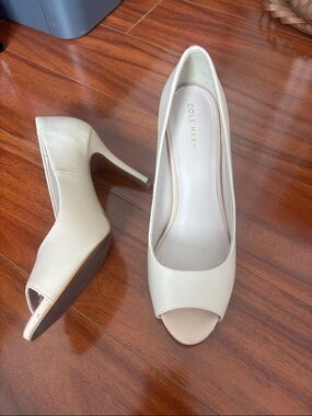 Cole Haan Size 8.5 Peep-Toe High Heels